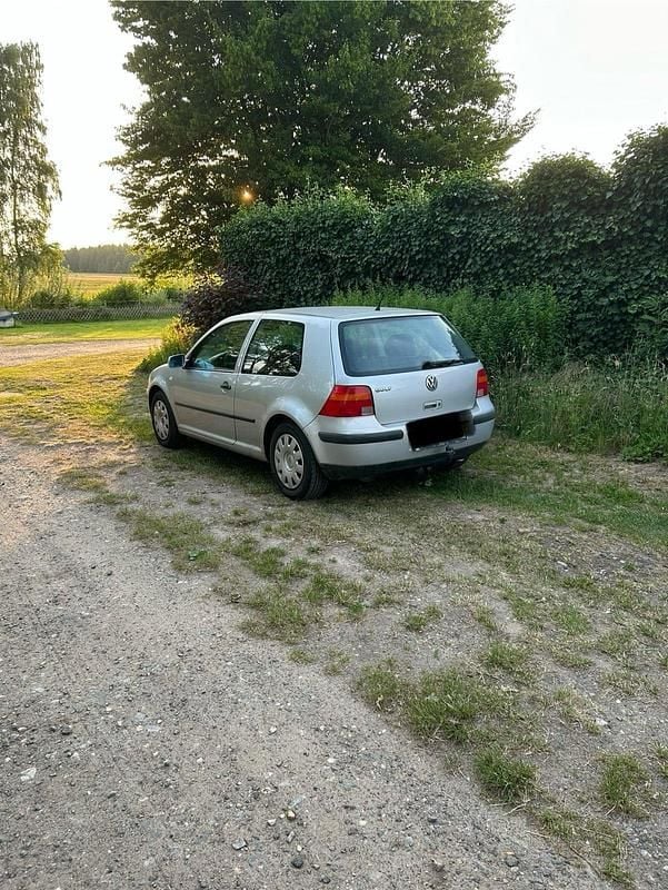 Gebraucht VW Golf IV 75 PS (55 kW) 2001 Kleinwagen