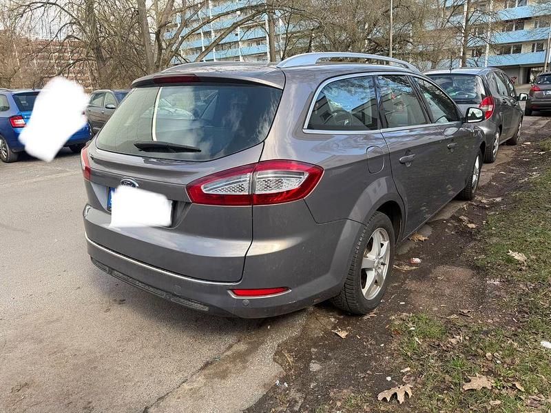 Gebraucht Ford Mondeo Titanium 140 PS (102 kW) 2012 Braun Limousine