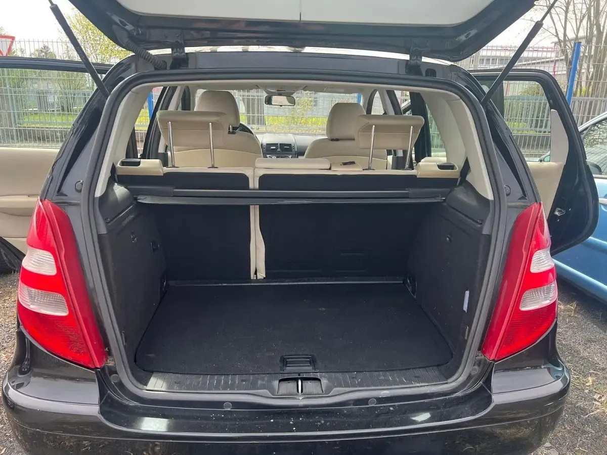 Gebraucht Mercedes A150 95 PS (69 kW) 2004 Schwarz Kleinwagen