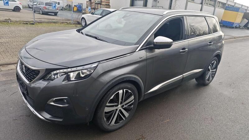 Grau Gebraucht 2018 Peugeot 5008 Van / Kleinbus | 21.500 € (Fairer Preis) - Bild 1/4
