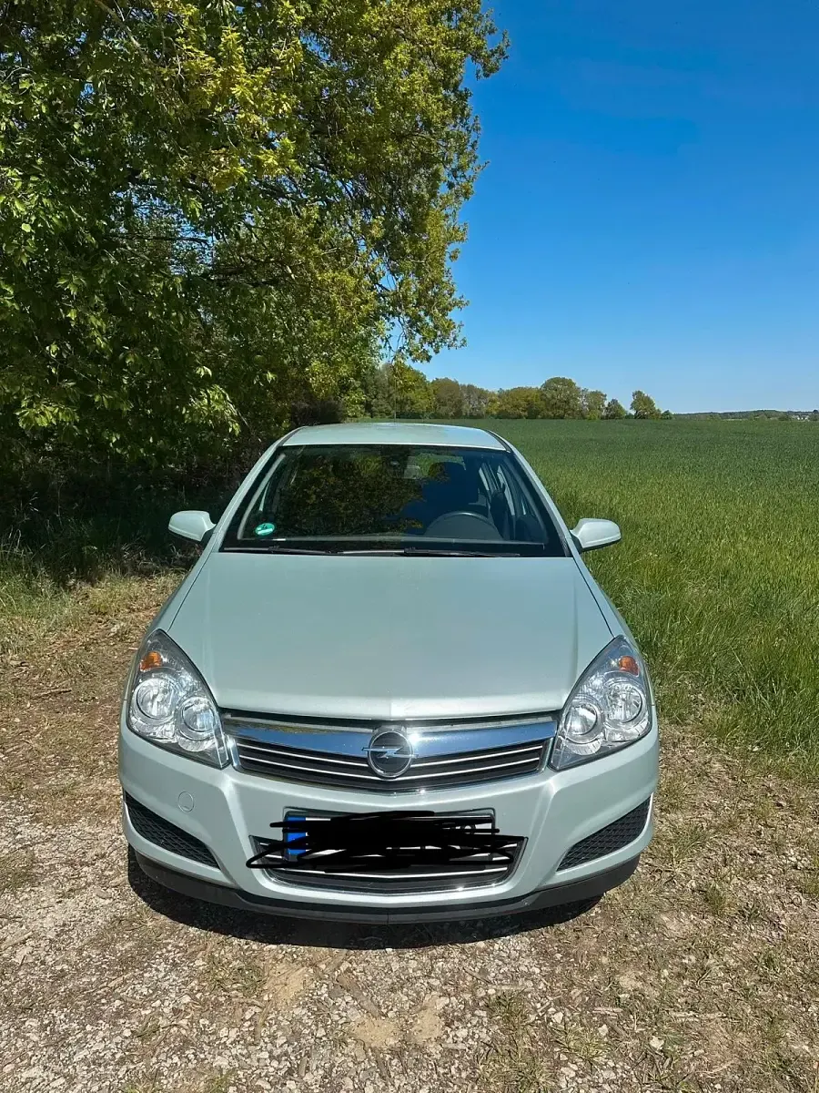 Usata Opel Astra 115 CV (84 kW) 2009 Argento Coupé