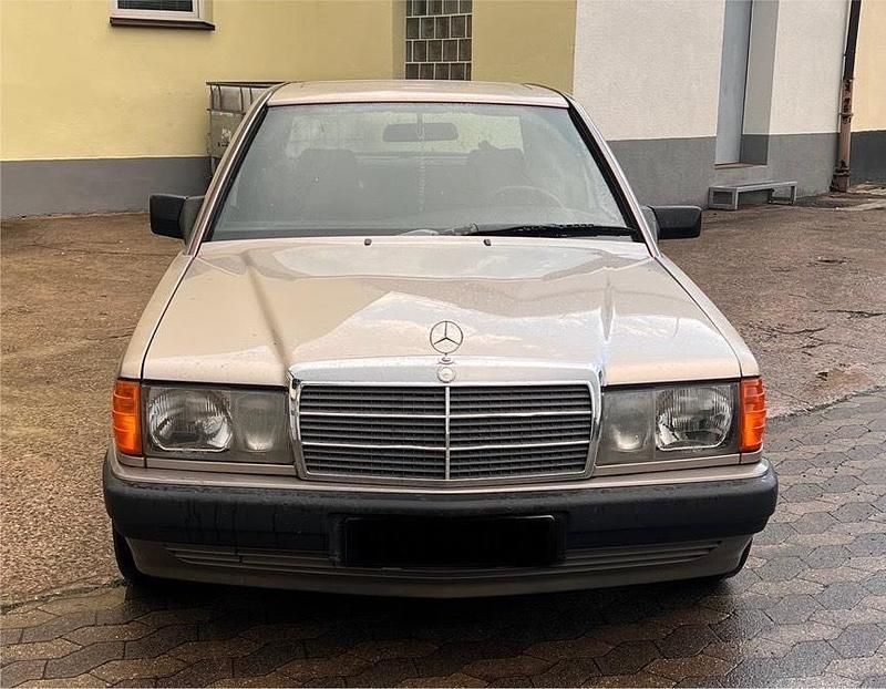 Gold Gebraucht 1989 Mercedes 190 Limousine | 3.200 € - Bild 1/4