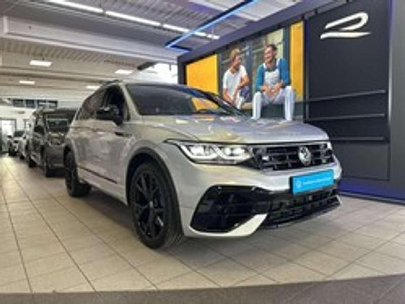 Gebraucht VW Tiguan R 320 PS (235 kW) 2023 Reflexsilber metallic SUV