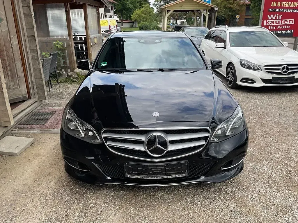 Gebraucht Mercedes E200 Avantgarde 136 PS (100 kW) 2015 Schwarz Limousine