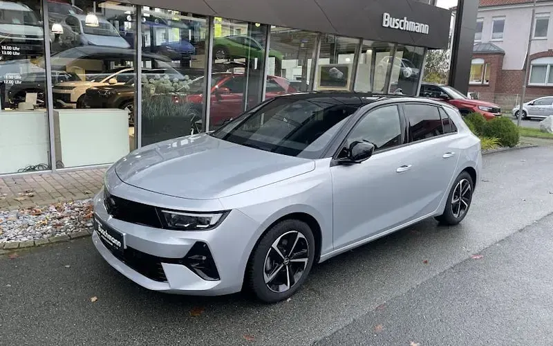 Second-hand Opel Astra 130 CP (95 kW) 2024 Berlinǎ