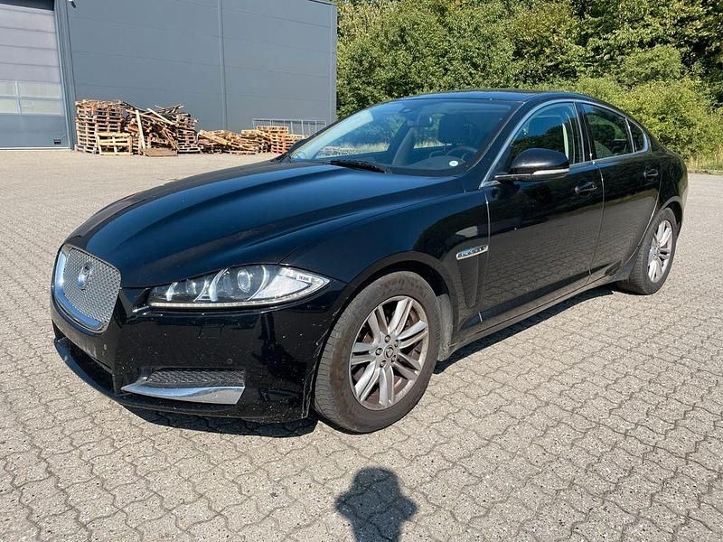 Second-hand Jaguar XF 190 CP (139 kW) 2012 Negru Berlinǎ