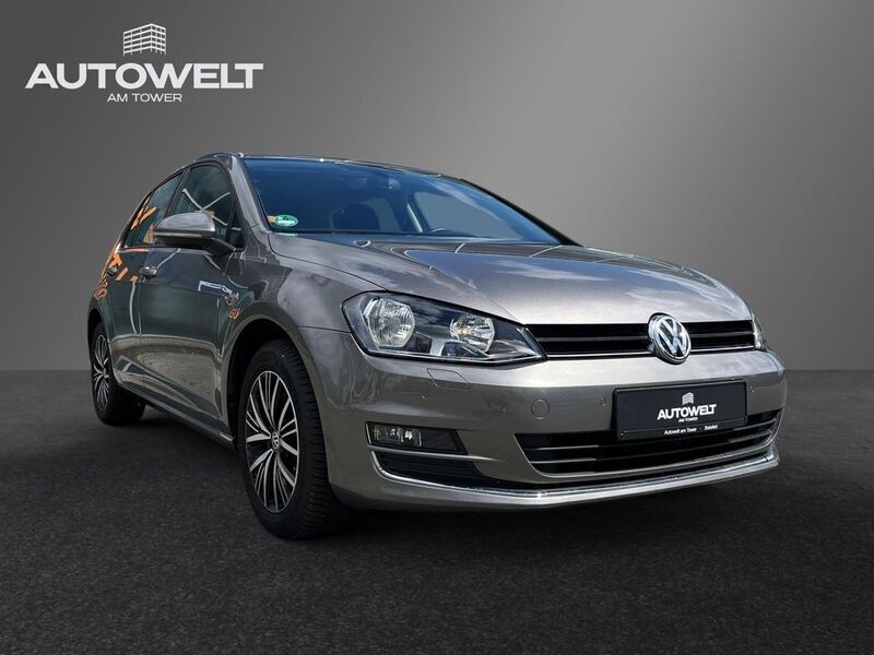 Grau Gebraucht 2016 VW Golf VII Allstar Limousine | 13.890 € (Superpreis) - Bild 1/4