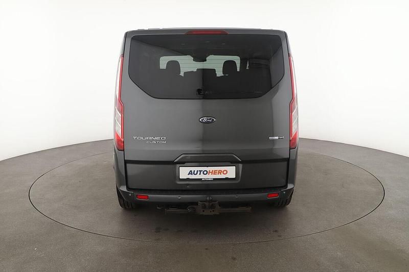 Gebraucht Ford Tourneo Titanium 131 PS (96 kW) 2020 Grau Van / Kleinbus