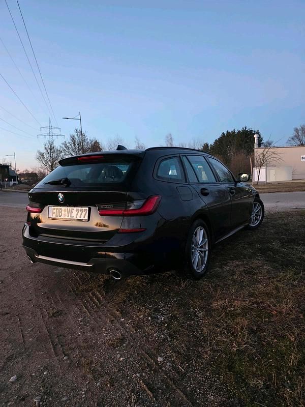 Gebraucht BMW 320 M Sport 190 PS (139 kW) 2020 Schwarz Kombi