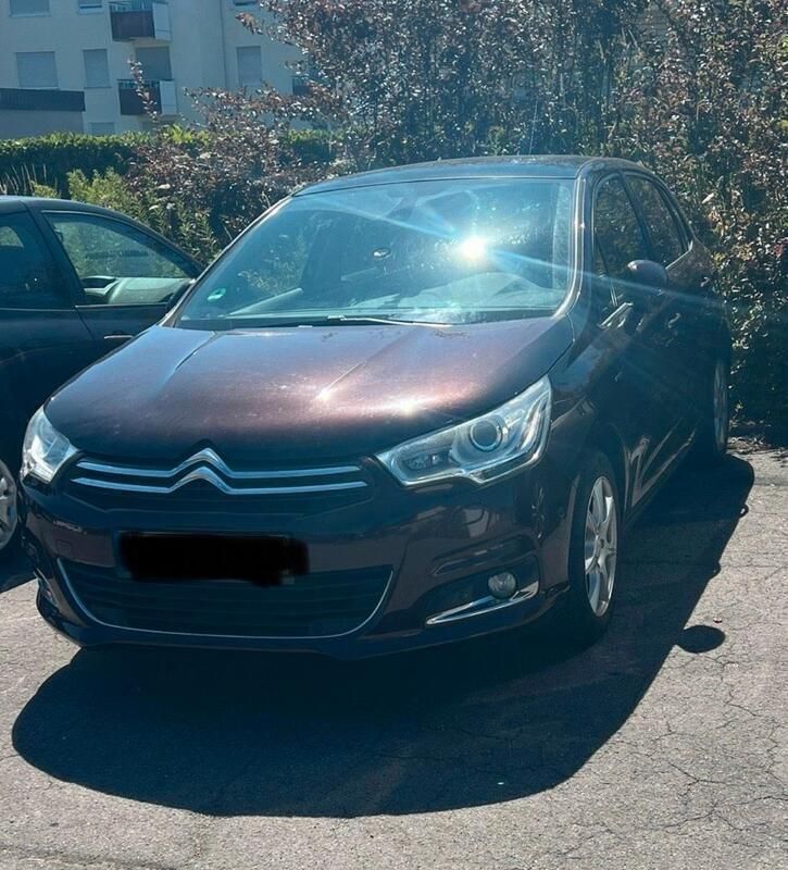 Rot Gebraucht 2011 Citroën C4 Limousine | 4.000 € (Guter Preis) - Bild 1/4