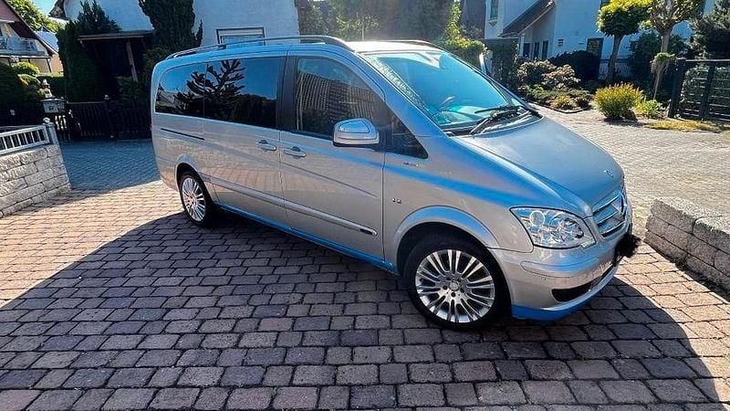 Silber Gebraucht 2011 Mercedes Viano Edition Van / Kleinbus | 13.990 € (Superpreis) - Bild 1/4