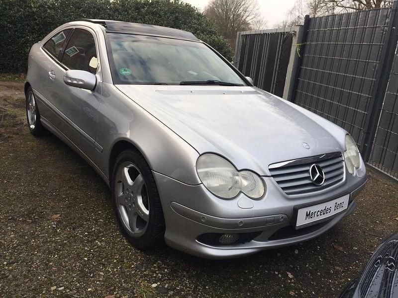 Silber Gebraucht 2002 Mercedes C230 AMG Coupé | 4.200 € (Fairer Preis) - Bild 1/4