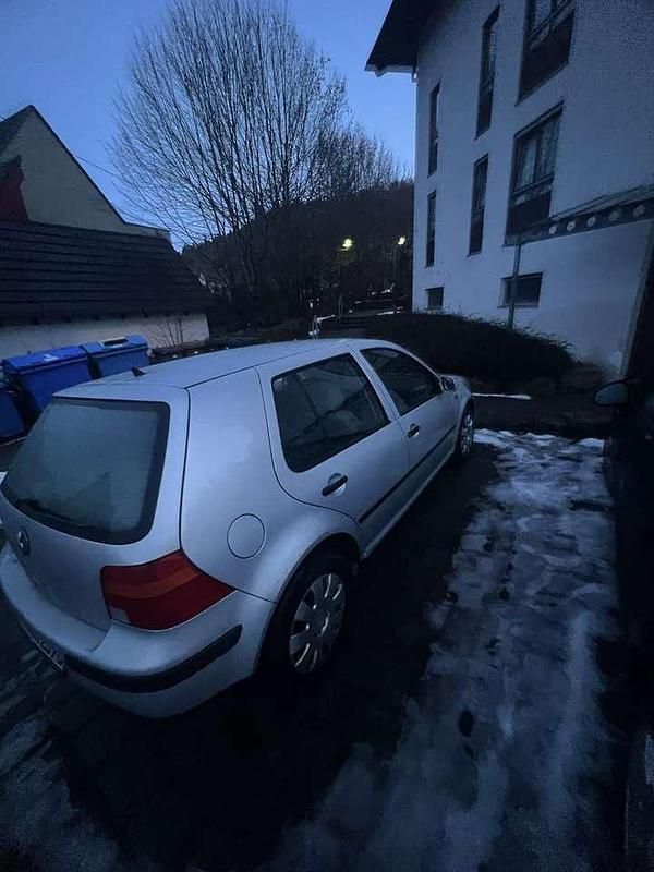 Second-hand VW Golf III 75 CP (55 kW) 1998 Berlinǎ