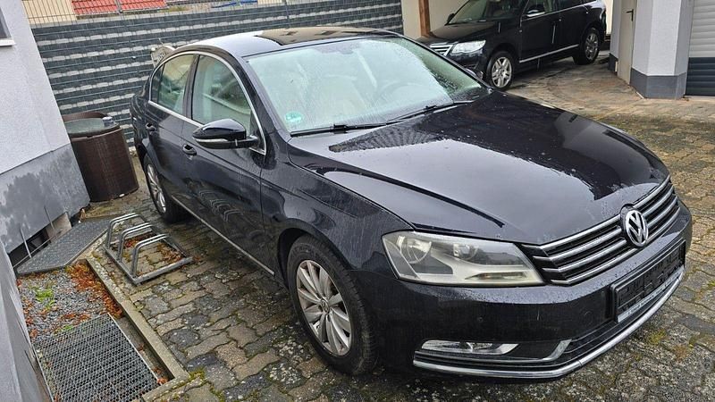 Używany VW Passat Trendline 122 KM (89 kW) 2012 Beżowy Sedan/Limuzyna