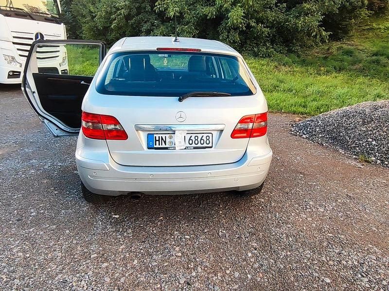Silber Gebraucht 2006 Mercedes B170 Van / Kleinbus | 1.200 € (Superpreis) - Bild 1/4