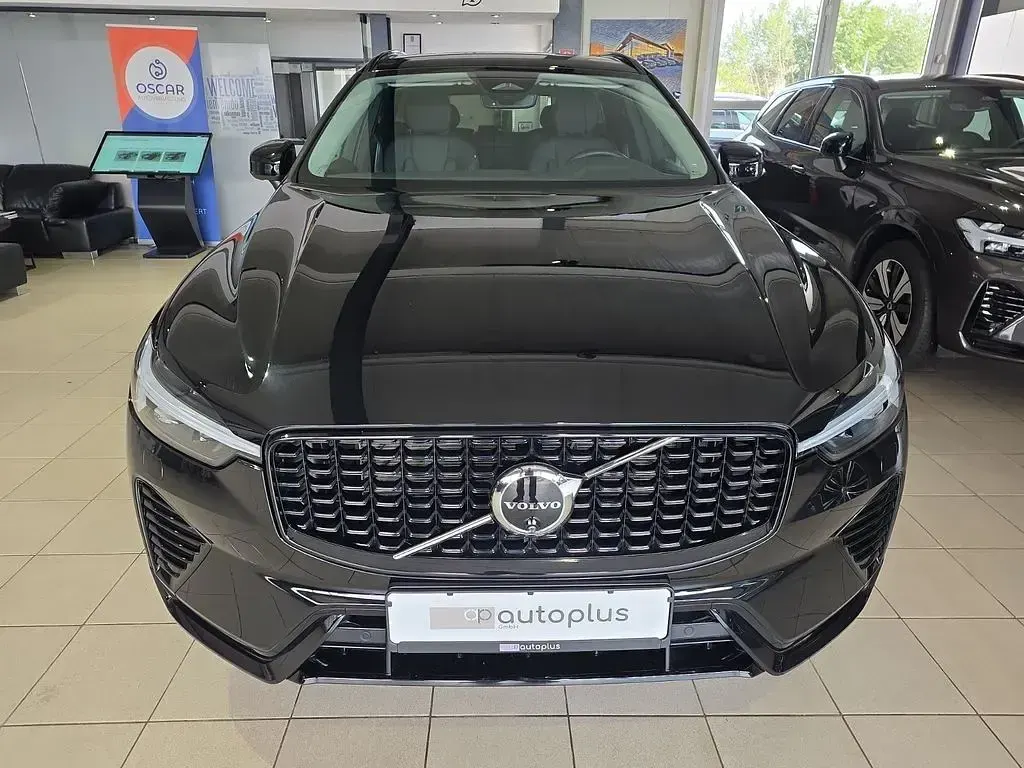 Gebraucht Volvo XC60 Plus 250 PS (183 kW) 2024 Schwarz SUV
