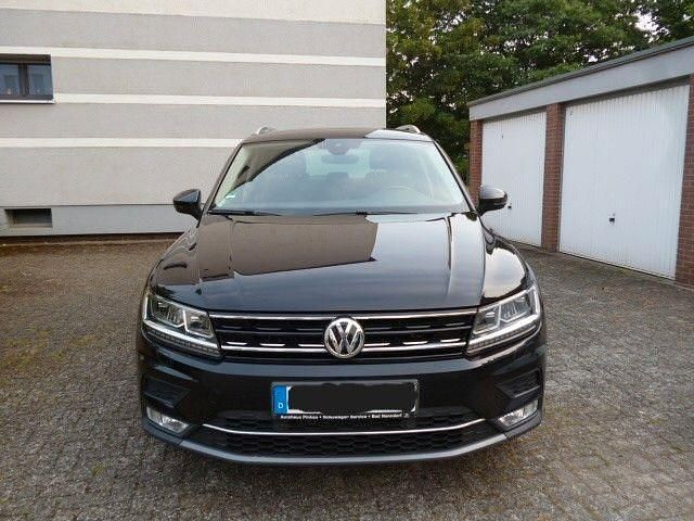 Schwarz Gebraucht 2017 VW Tiguan SUV | 16.850 € (Fairer Preis) - Bild 1/4