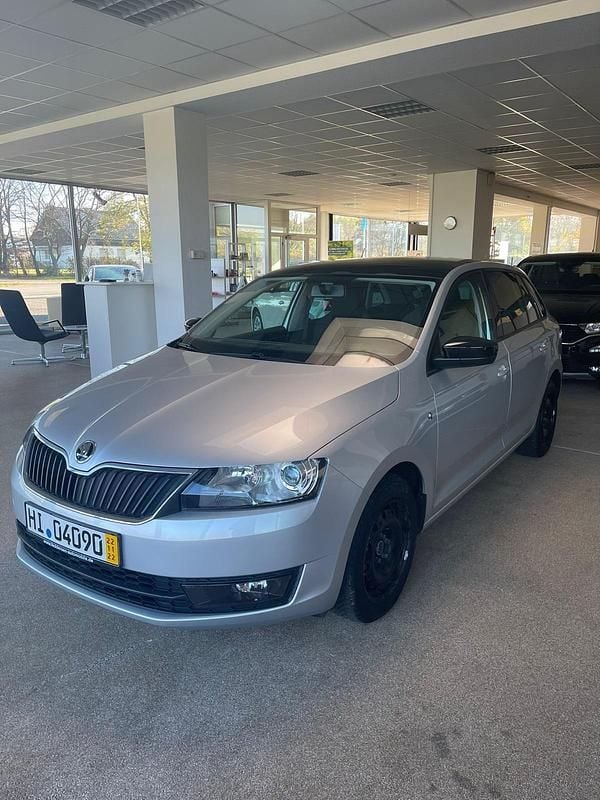 Gebraucht Skoda Rapid Ambition 105 PS (77 kW) 2015 Silber Kleinwagen