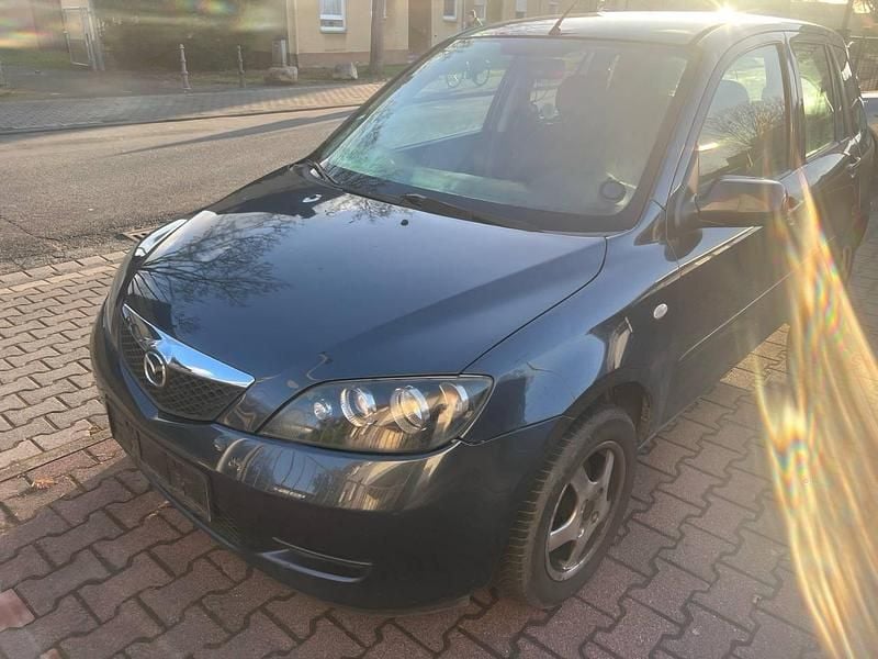 Grau Gebraucht 2007 Mazda 2 Kleinwagen | 900 € (Guter Preis) - Bild 1/4