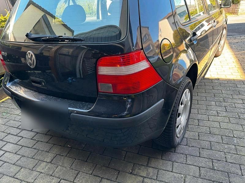 Gebraucht VW Golf IV 75 PS (55 kW) 2003 Schwarz Kleinwagen