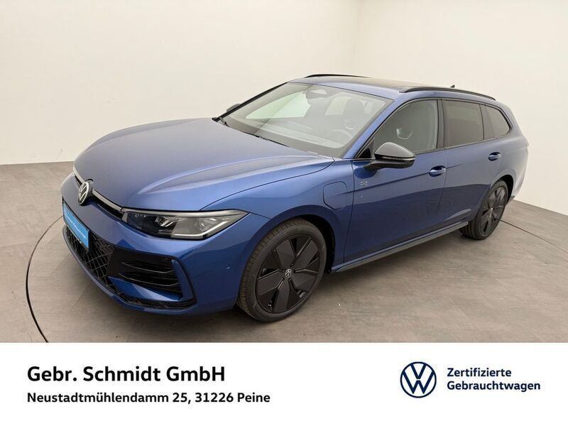 Blue metallic Gebraucht 2024 VW Passat R-line Kombi | 49.600 € - Bild 1/4