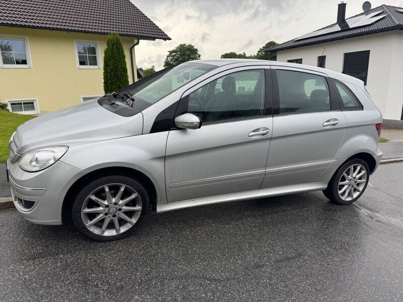 Silber Gebraucht 2008 Mercedes B200 Van / Kleinbus | 4.000 € (Superpreis) - Bild 1/4