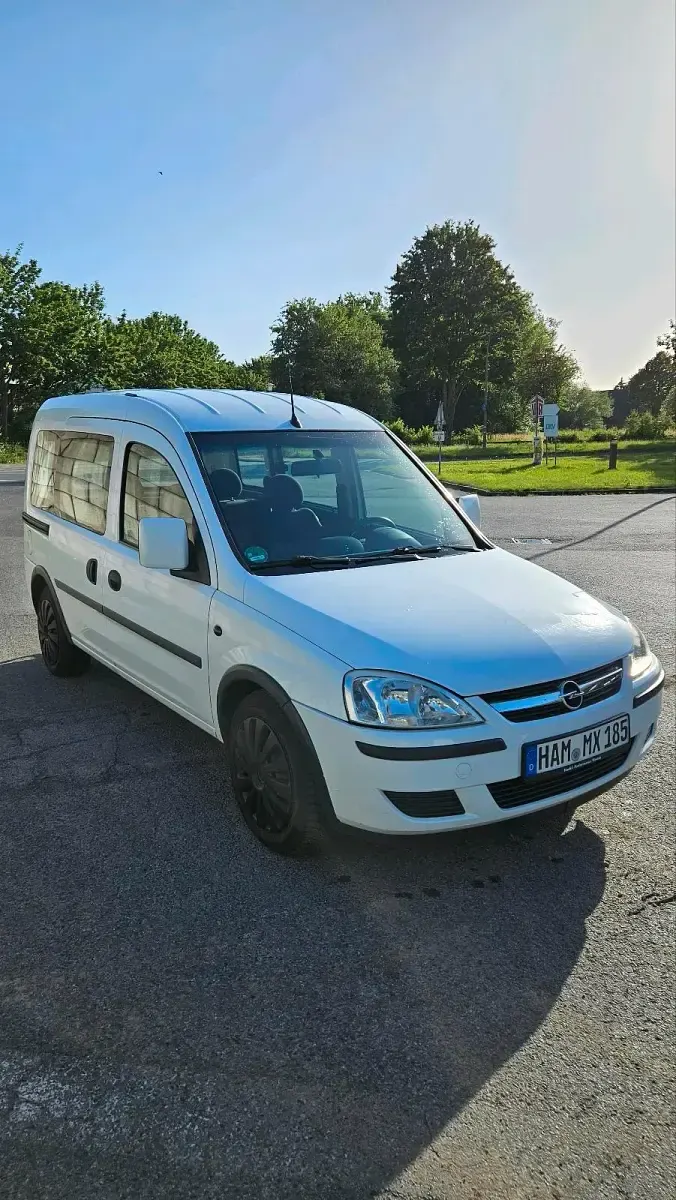 Gebraucht Opel Combo 101 PS (74 kW) 2008 Weiß Van / Kleinbus