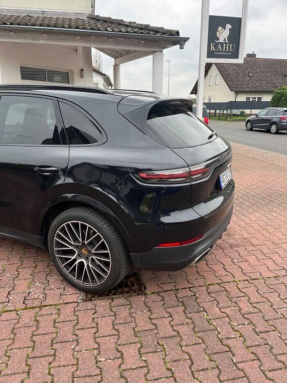 Second-hand Porsche Cayenne 340 CP (250 kW) 2017 Negru SUV