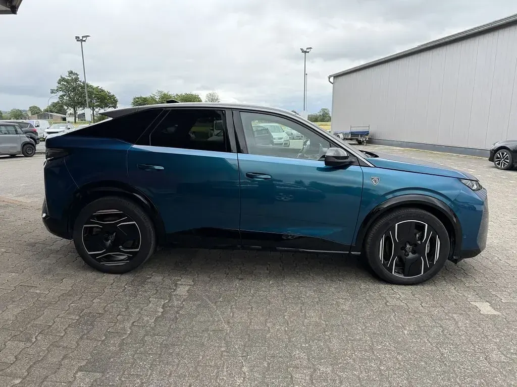 Gebraucht Peugeot e-3008 GTi 156 kW (213 PS) 2024 Blau SUV