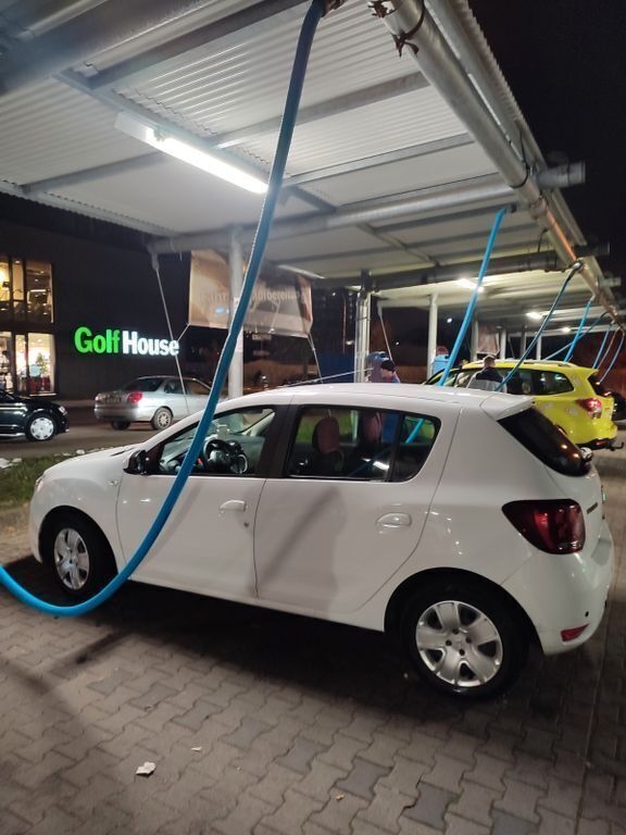 Weiß Gebraucht 2017 Dacia Sandero Ambiance Kleinwagen | 6.100 € (Etwas zu teuer) - Bild 1/3