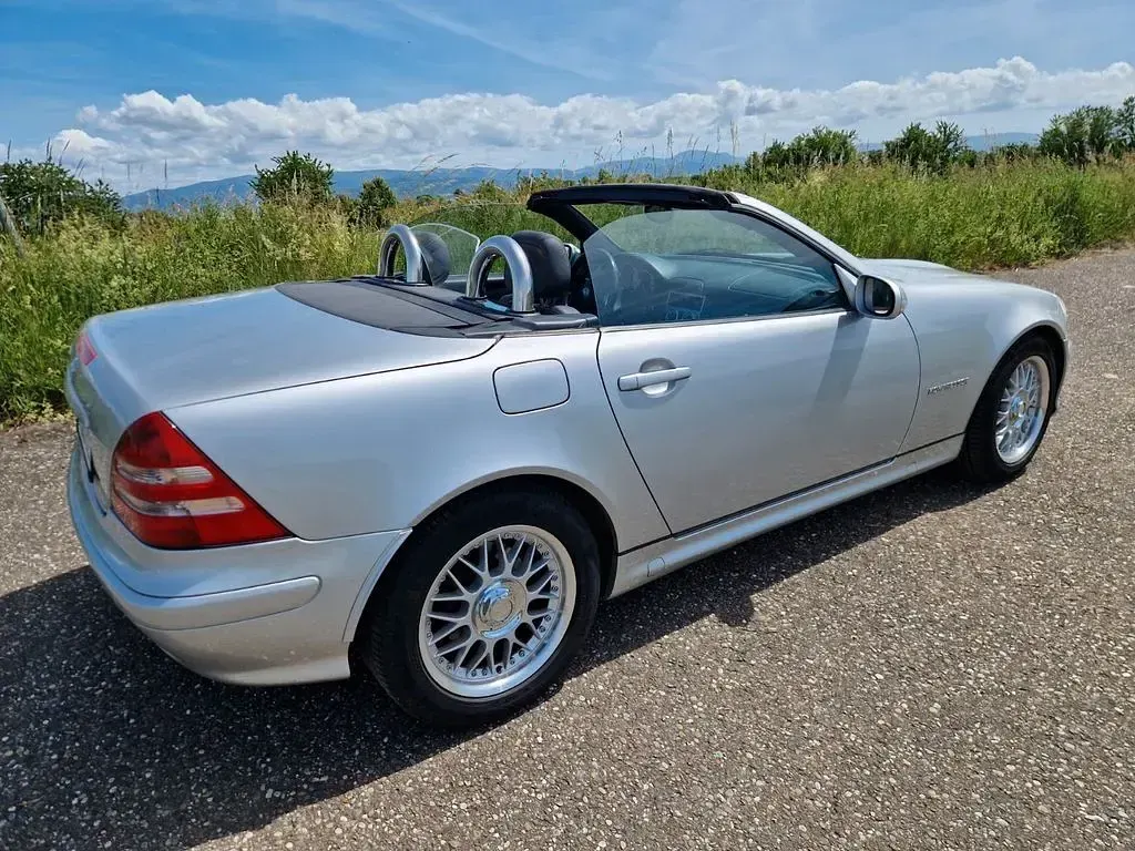 Gebraucht Mercedes SLK230 197 PS (144 kW) 2004 Silber Cabrio