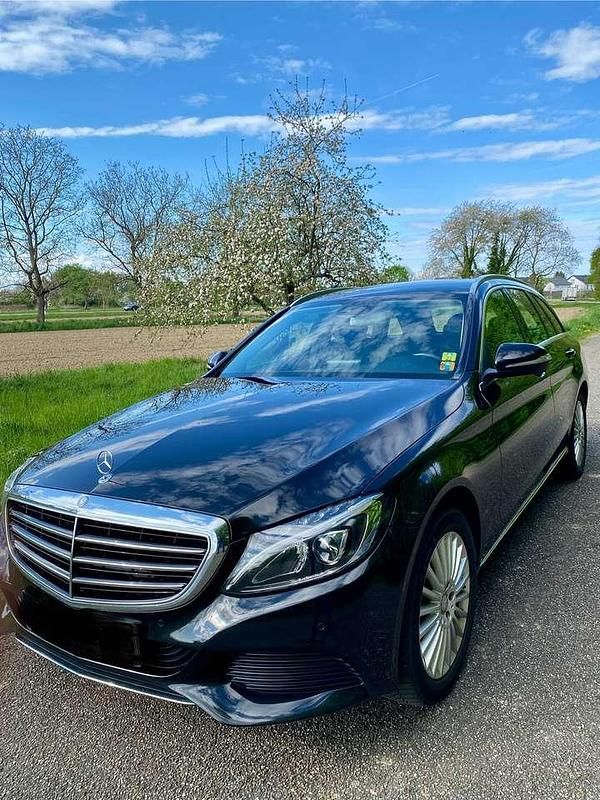 Schwarz Gebraucht 2015 Mercedes C180 Kombi | 17.800 € (Teuer) - Bild 1/4