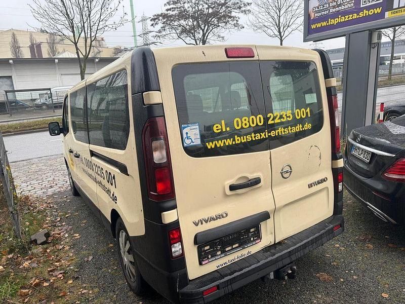 Gebraucht Opel Vivaro 145 PS (106 kW) 2017 Beige Van / Kleinbus
