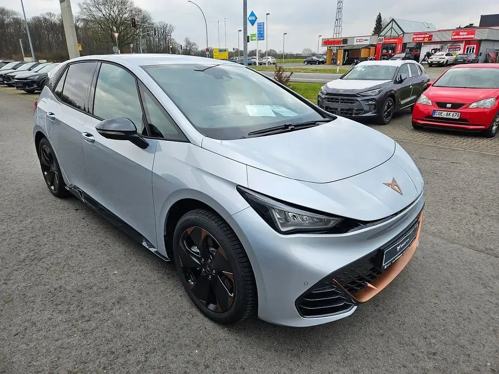 Neu Cupra Born 169 kW (231 PS) 2026 Silber Kleinwagen