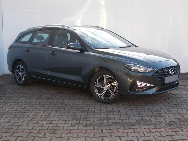 Gebraucht Hyundai i30 Trend 120 PS (88 kW) 2024 Grau Kombi