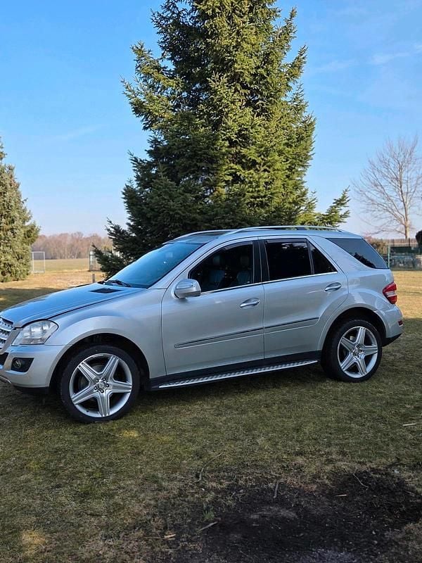 Gebraucht Mercedes 350 224 PS (164 kW) 2009 Silber SUV