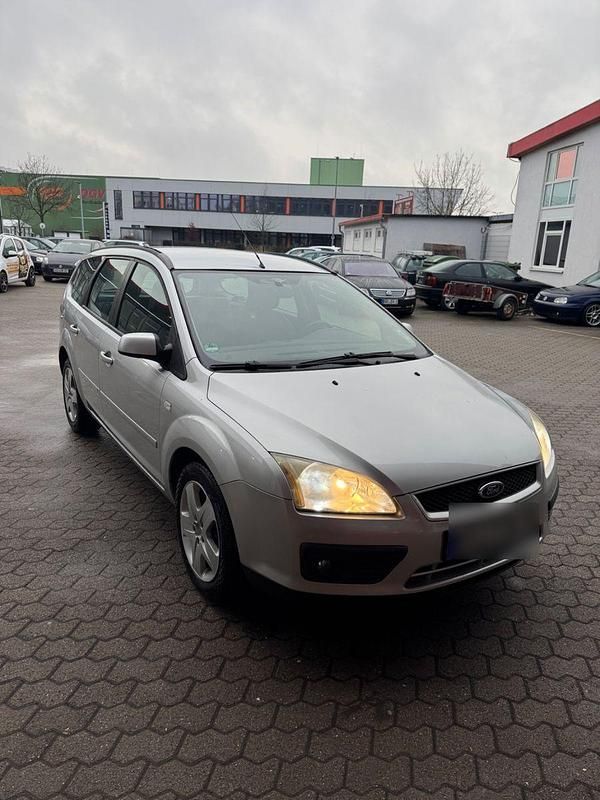 Silber Gebraucht 2007 Ford Focus Ambiente Kombi | 3.000 € (Teuer) - Bild 1/4