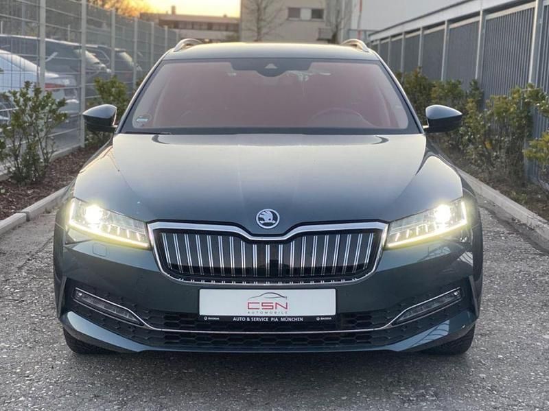Gebraucht Skoda Superb Style 156 PS (114 kW) 2020 Grau Kombi