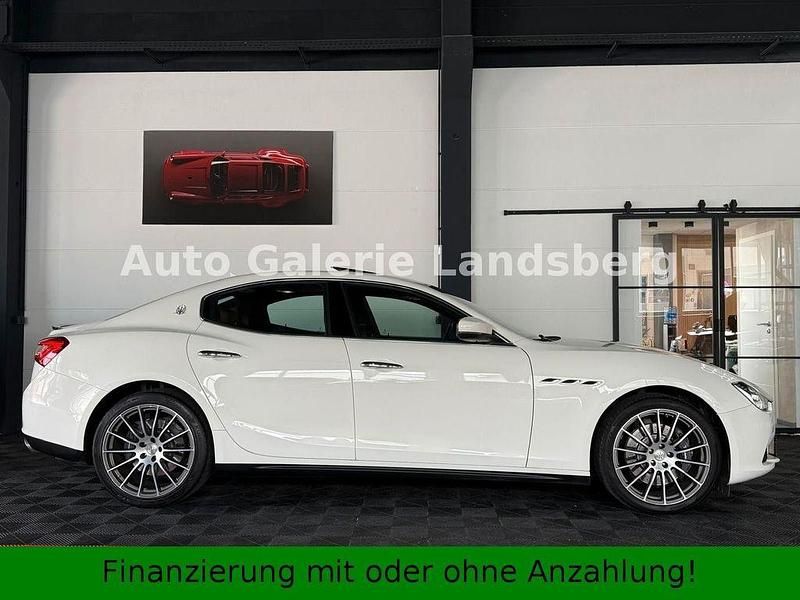 Gebraucht Maserati Ghibli 349 PS (256 kW) 2017 Weiß Limousine