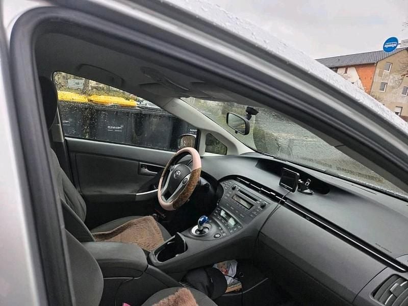Gebraucht Toyota Prius 95 PS (69 kW) 2009 Silber Kleinwagen
