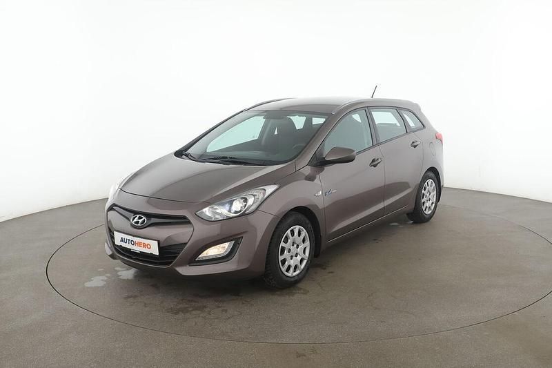 Schwarz Gebraucht 2015 Hyundai i30 Classic Kombi | 8.790 € - Bild 1/3