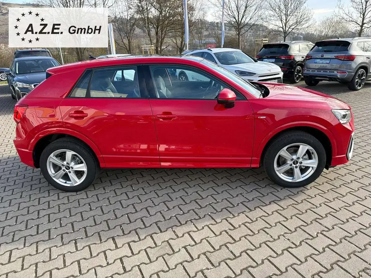 Nowe Audi Q2 S-Line 150 KM (110 kW) 2026 Czerwony SUV