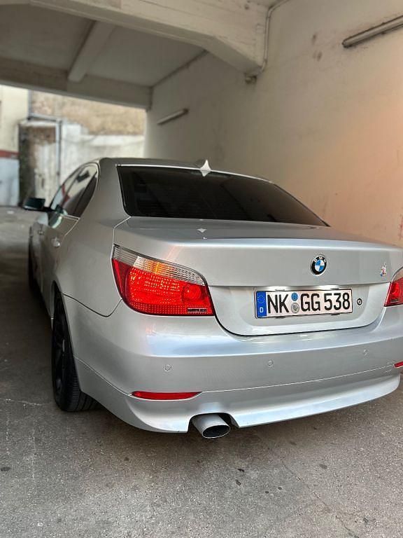 Gebraucht BMW 520 163 PS (119 kW) 2006 Silber Limousine