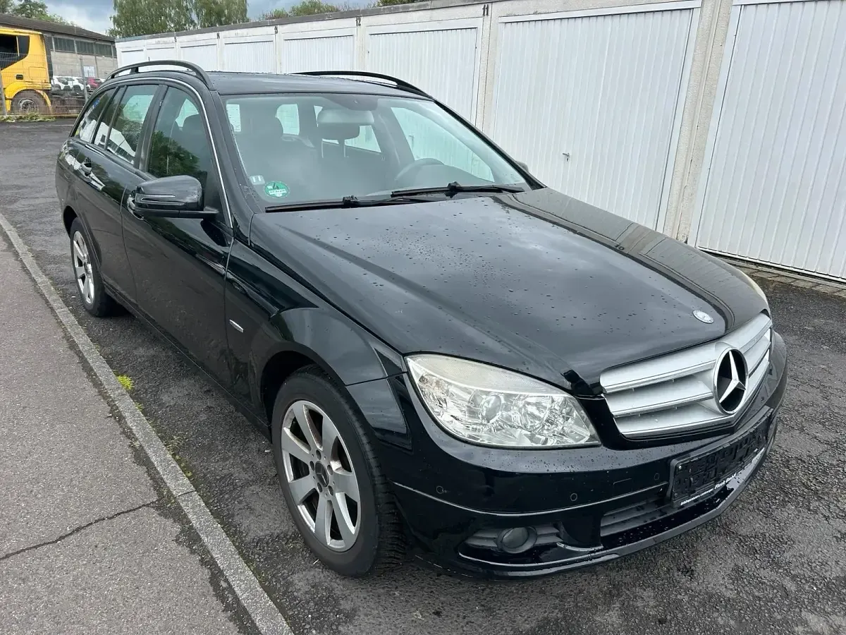 Gebraucht Mercedes C180 156 PS (114 kW) 2009 Schwarz Kombi