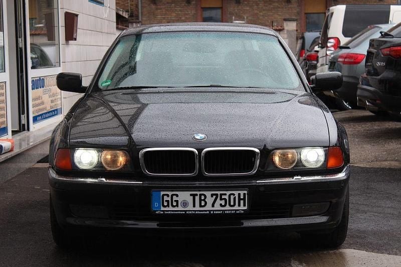 Gebraucht BMW 750L 326 PS (239 kW) 1995 Schwarz Limousine