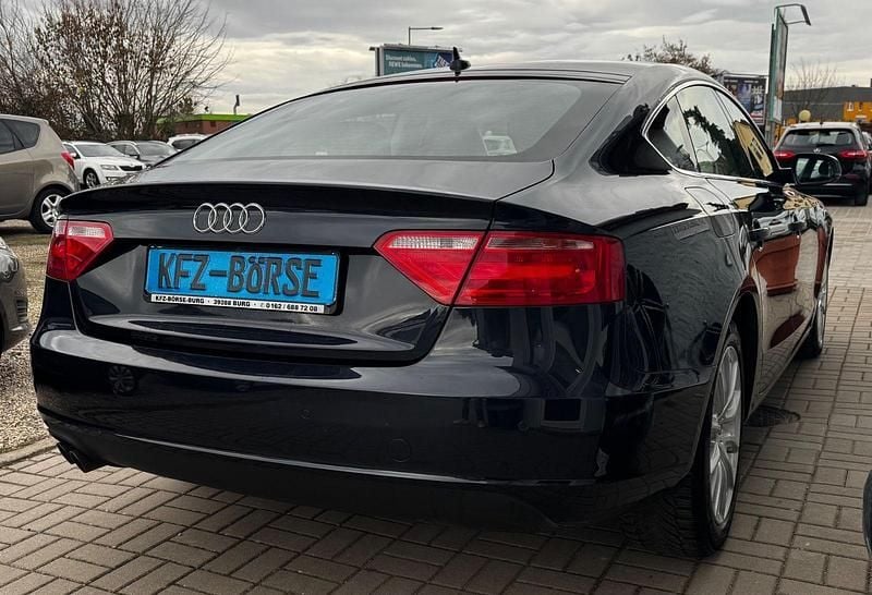 Gebraucht Audi A5 Sport 143 PS (105 kW) 2011 Blau Coupé