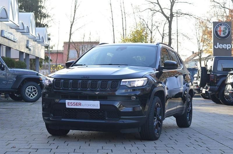 Schwarz Gebraucht 2023 Jeep Compass Night Eagle SUV | 27.500 € (Teuer) - Bild 1/4