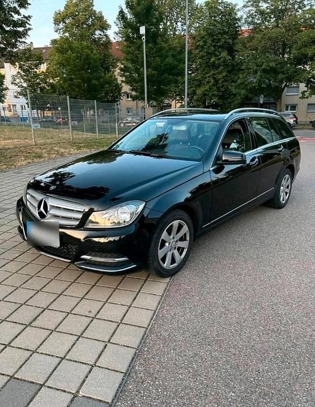 Gebraucht Mercedes C220 170 PS (125 kW) 2013 Schwarz Kombi