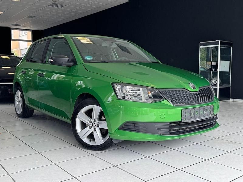 Grün Gebraucht 2017 Skoda Fabia Cool Edition Limousine | 7.990 € (Fairer Preis) - Bild 1/4