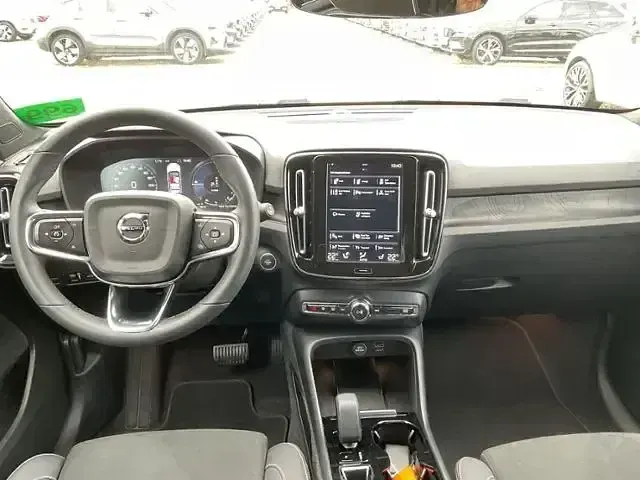 Gebraucht Volvo XC40 Plus 261 PS (191 kW) 2022 Crystal white SUV